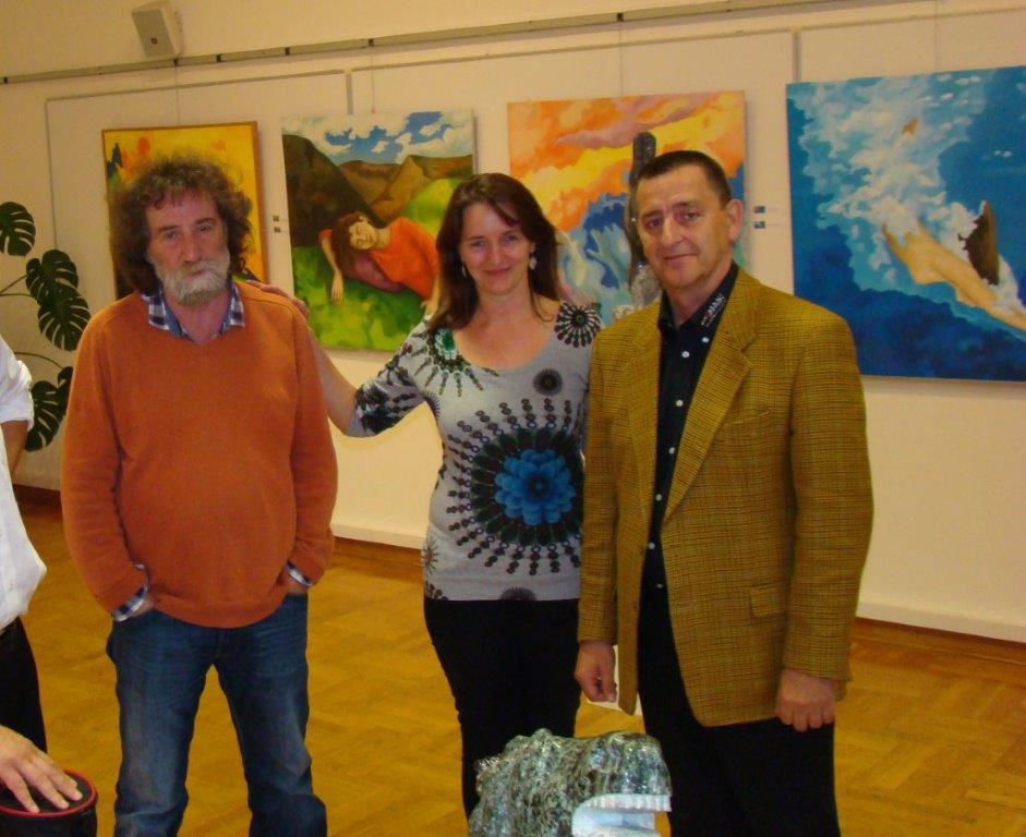 Destan und Barbara Gashi, Bezirksvorsteher Hannes Derfler 2014